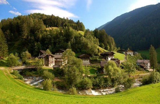 grosskarneiderhof-luesen-suedtirol (11)